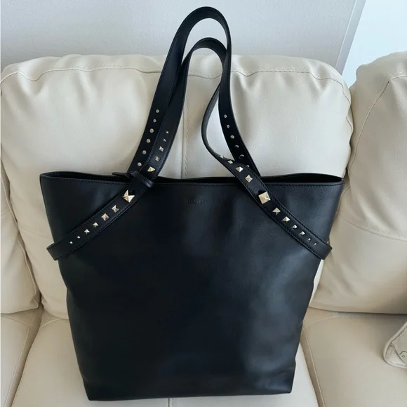 New, never used Valentino rock stud tote. Perfect condition - Picture 1 of 8